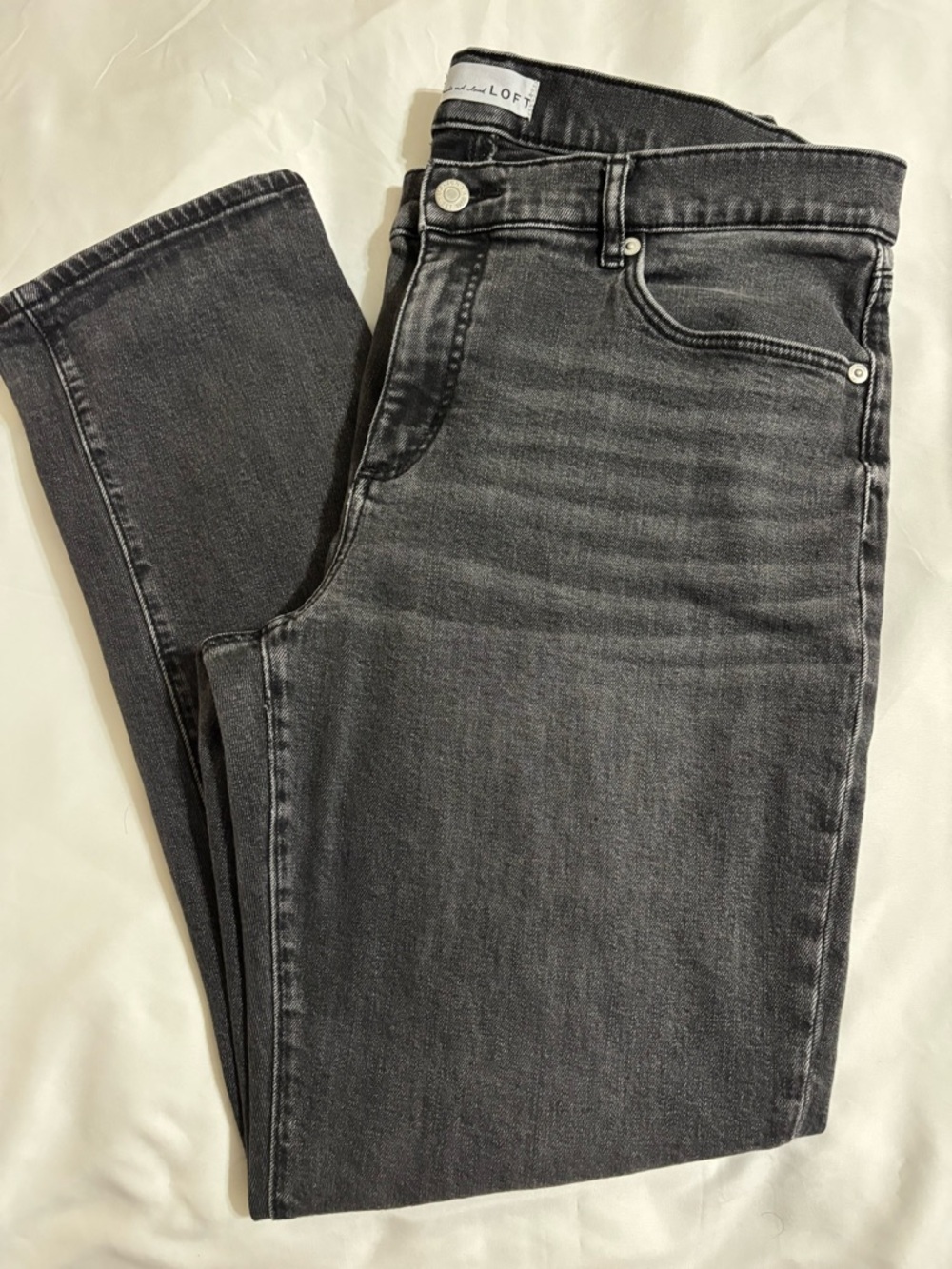 LOFT The Girlfriend Straight-Leg Jeans in Charcoal Gray size 31/12